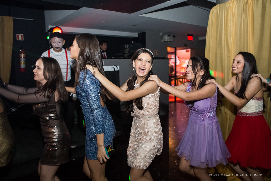 festa de 15 anos da Isabela realizada na sede social da AP em Belém do PA com tema de Paris