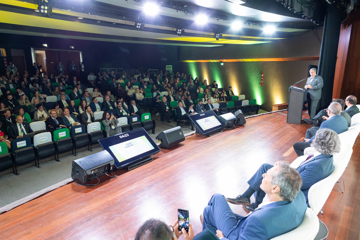 H1: Cobertura Fotográfica do CertForum-ID 2026
H2: Fotografia Institucional e Corporativa
H2: Registro Oficial para Imprensa e Patrocinadores

Isso ajuda o Google a entender que as imagens fazem parte de um case institucional.