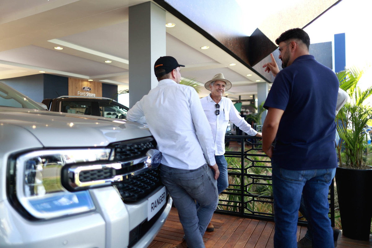 Visitantes conhecem veículos e soluções para o campo na AgroBrasília 2026