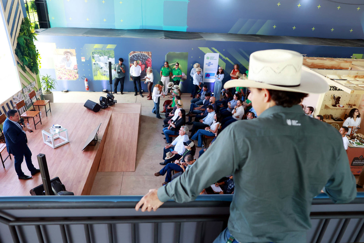 Produtor rural acompanha programação técnica da AgroBrasília 2026