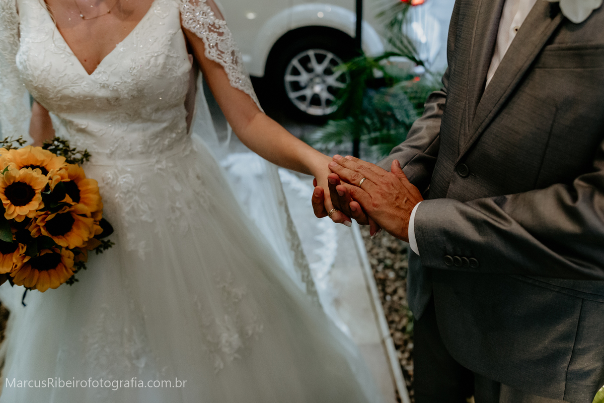 maos-casamento-em-santa-teresa-rj-fotos-por-marcus-ribeiro-fotografo-de-casamento-rj