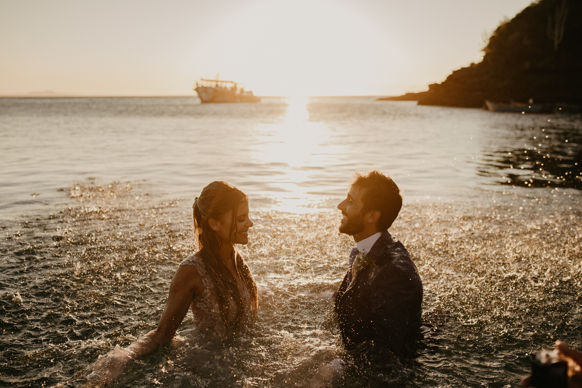 foto-dentro-da-agua-em-buzios-fotografia-de-marcus-ribeiro-fotografo-de-casamento-rj-buzios