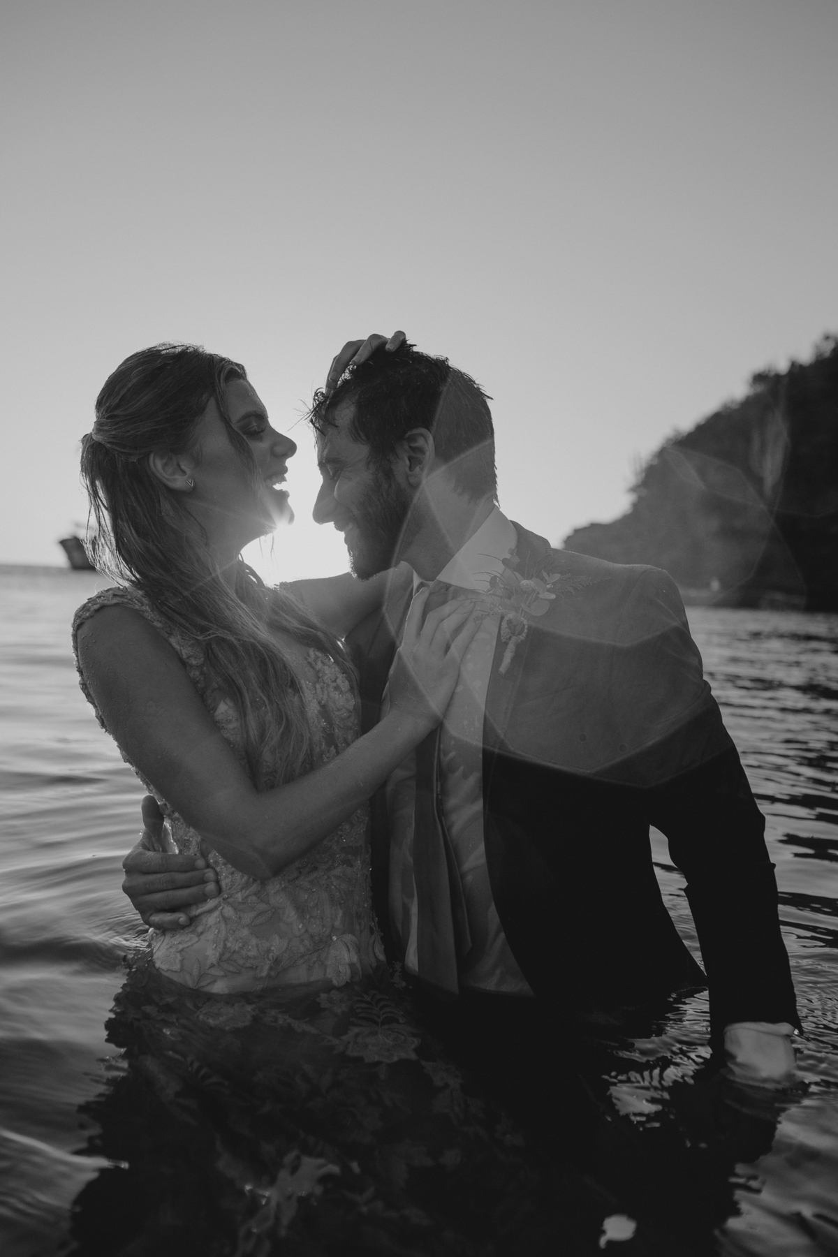 ensaio-de-casal-em-buzios-casal-se-beijando-fotografia-de-marcus-ribeiro-fotografo-de-casamento-rj-buzios