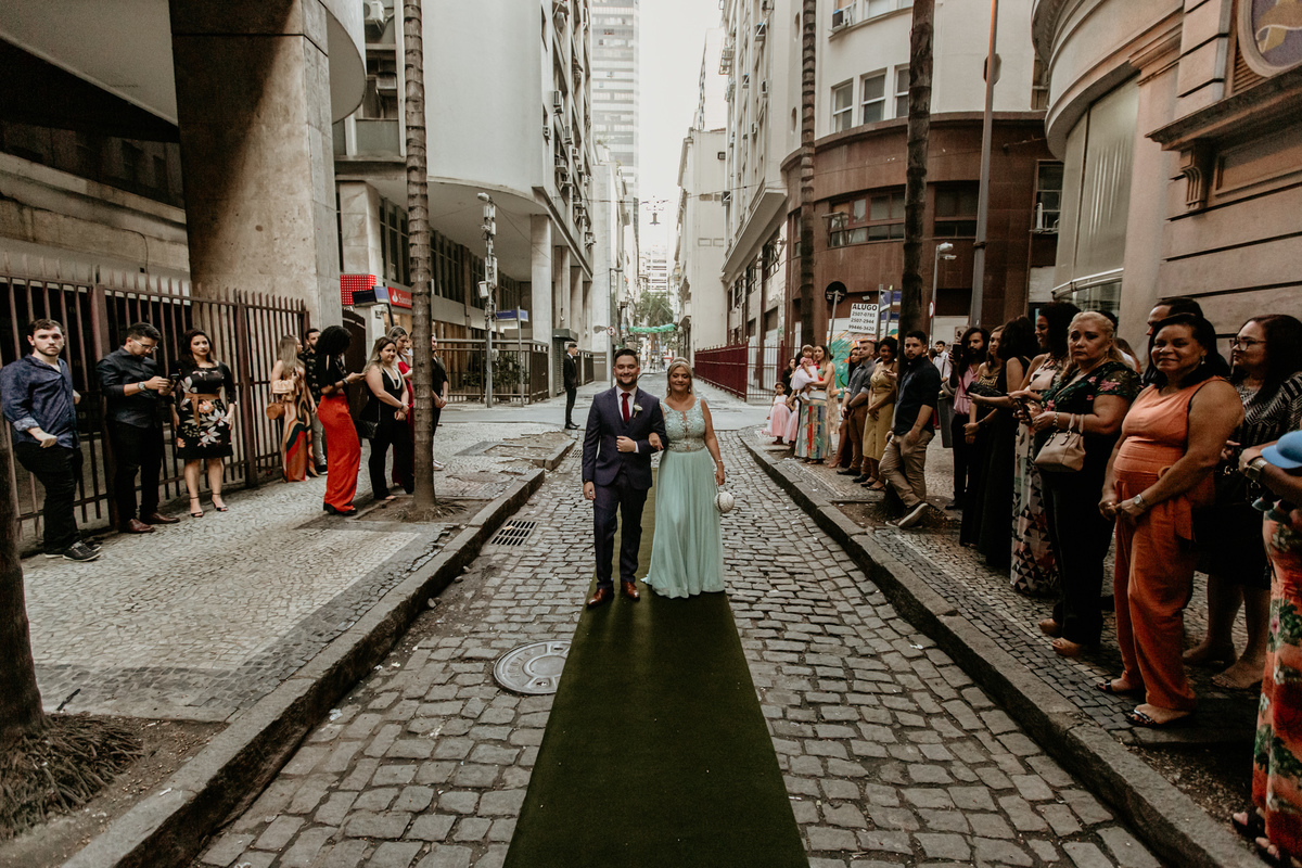 Csamento-na-rua-centro-do-rj-foto-de-marcus-ribeiro-fotografo-de-casamento-rio-de-janeiro
