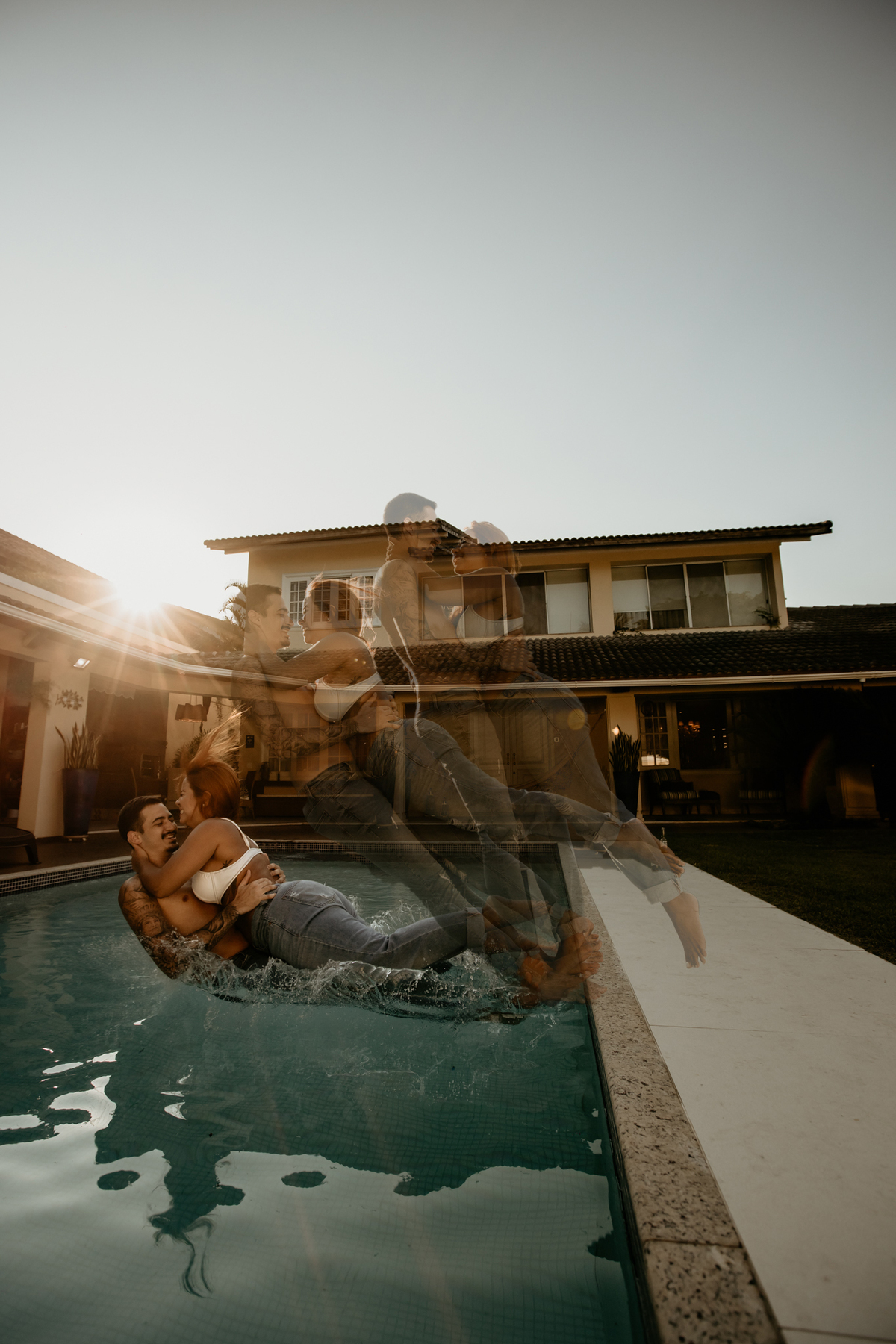 ensaio-casal-na-piscina-em-casa-fotos-feitas-por-marcus-ribeiro-fotografo-de-casamento-rj