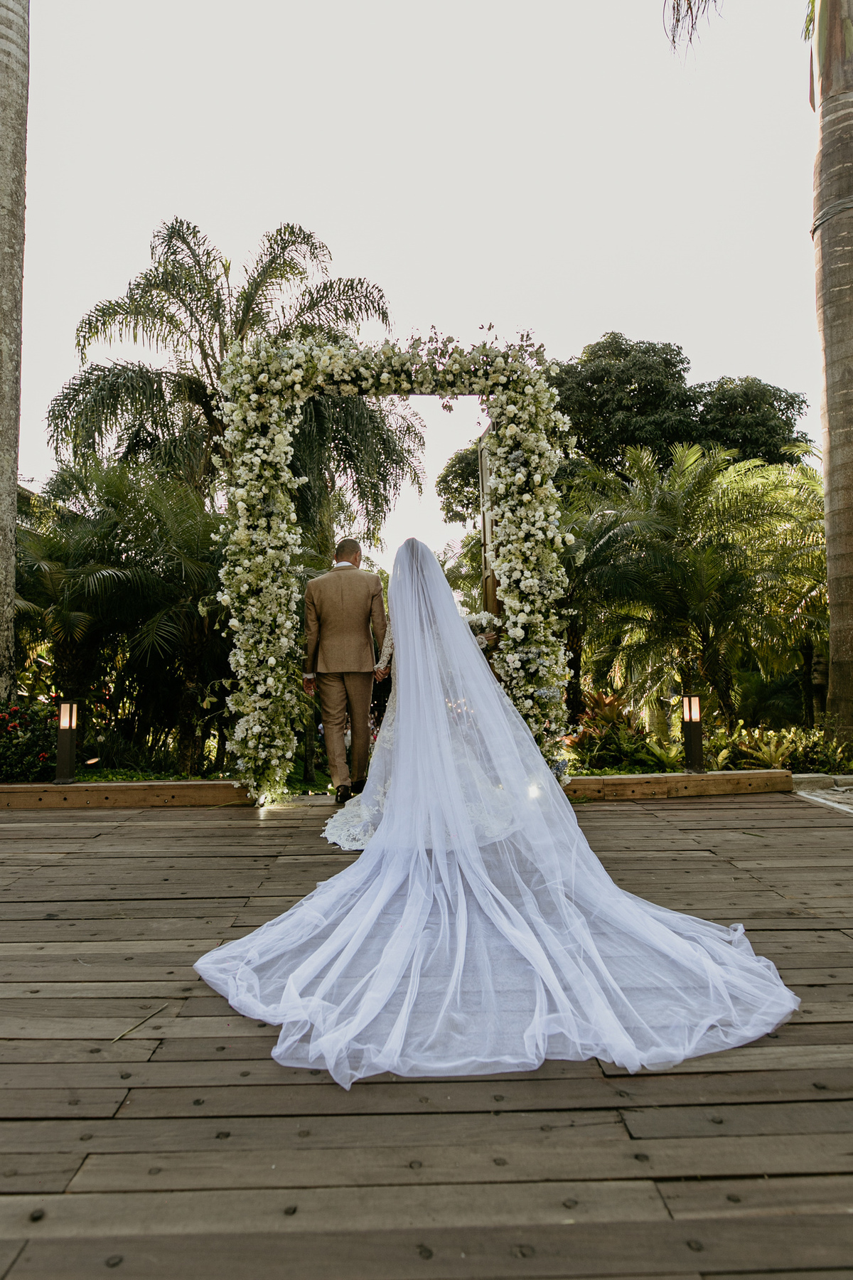 entrada da noiva por tras