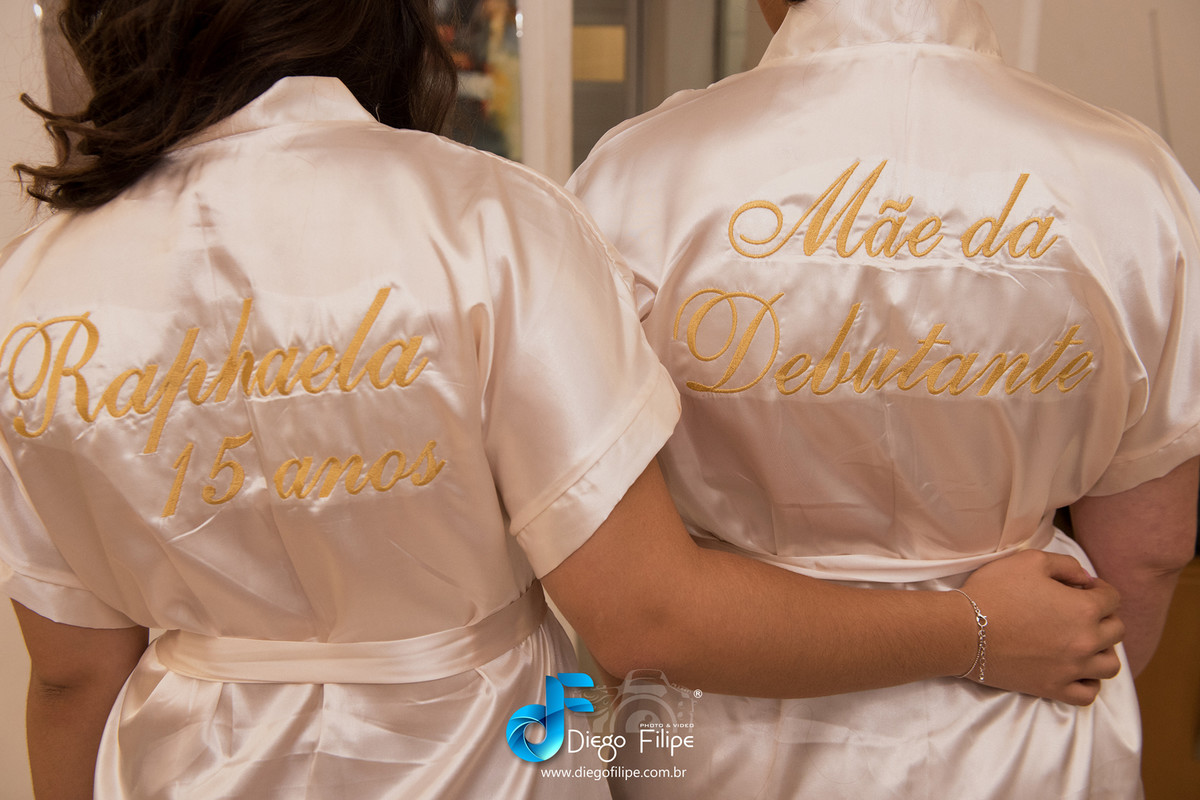 De Roupão com a mamãe...