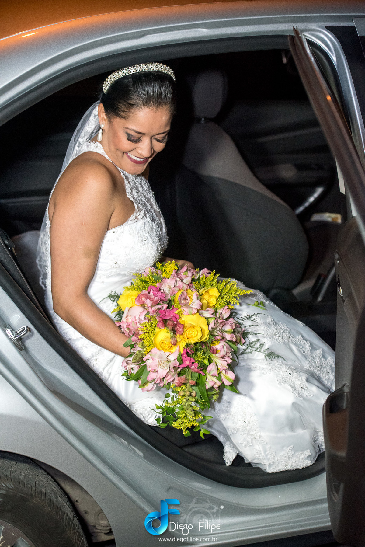 noiva no carro