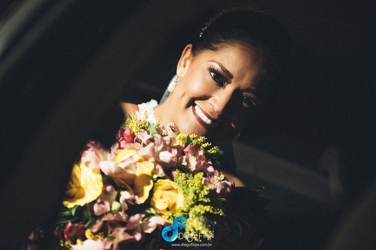 com bouquet no carro