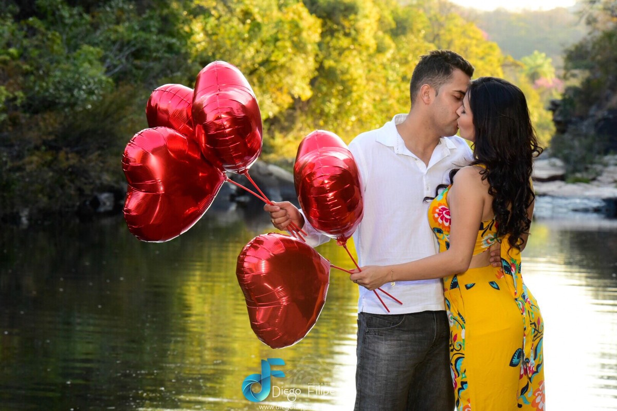 namorando com balões