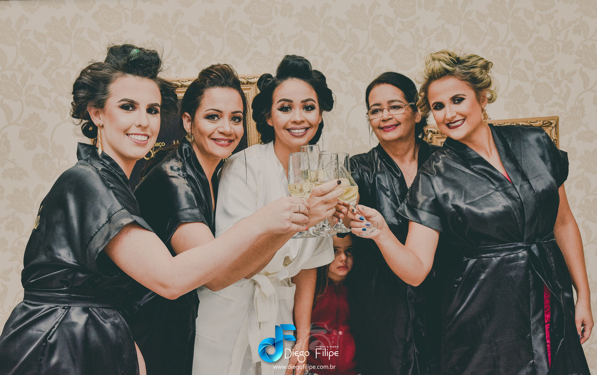 brinde da noiva com as madrinhas