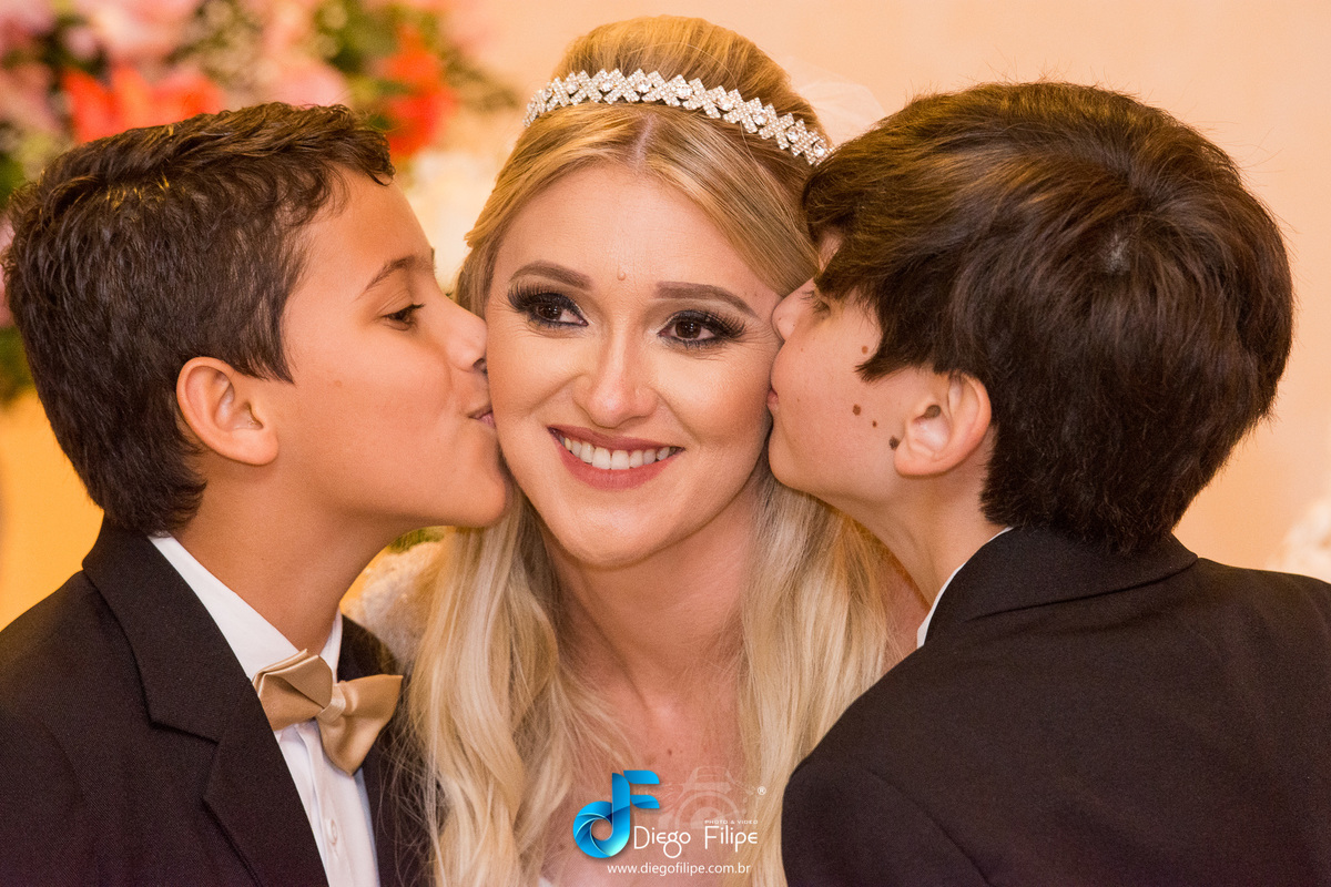 Pagens Beijando a noiva