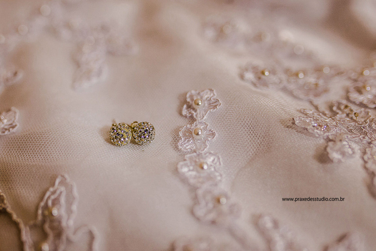 brinco de noiva