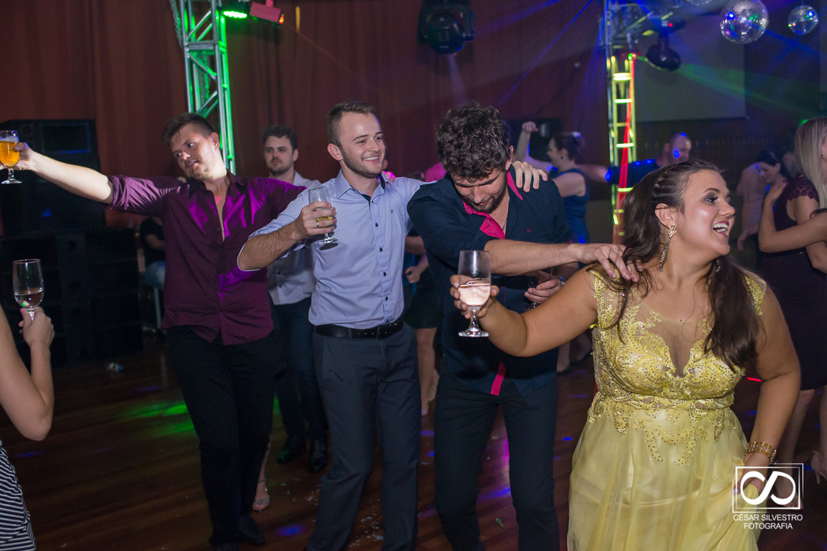 fotografo teutonia rio grande do sul fotografo da serra gaucha em Teutônia cesar silvestro fotografo de bento gonçalves faz formatura em teutonia festa linda em teutonia formatura teutonia