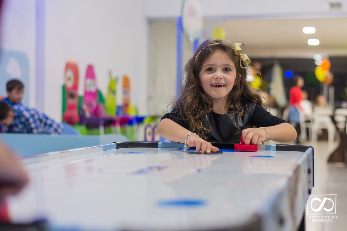 família festa infantil em Bento Gonçalves RS crianças de 6 anos brincam na Serra Gaúcha em  Bento Gonçalves fotógrafo de Bento Gonçalves na serra gaucha