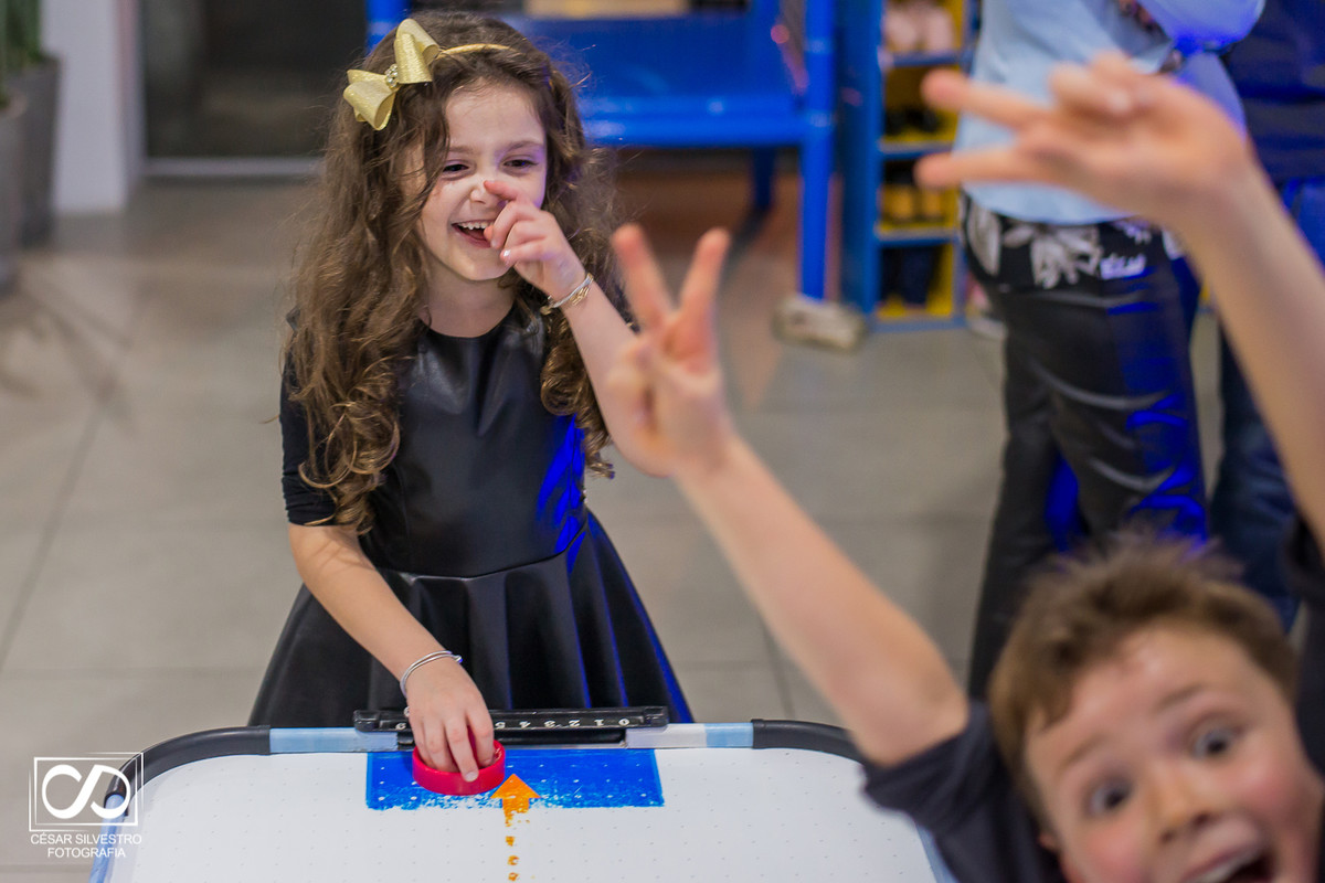 família festa infantil em Bento Gonçalves RS crianças de 6 anos brincam na Serra Gaúcha em  Bento Gonçalves fotógrafo de Bento Gonçalves na serra gaucha