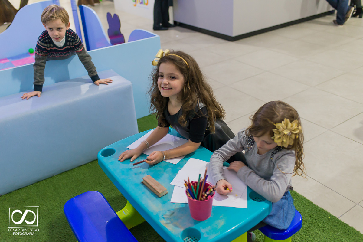 família festa infantil em Bento Gonçalves RS crianças de 6 anos brincam na Serra Gaúcha em  Bento Gonçalves fotógrafo de Bento Gonçalves na serra gaucha