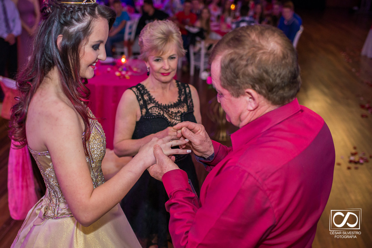 15 anos da bruna em Fagudes Varela Rio Grande do Sul fotógrafo César Silvestro de Bento Gonçalves - RS, alegria diversão na serra gaucha