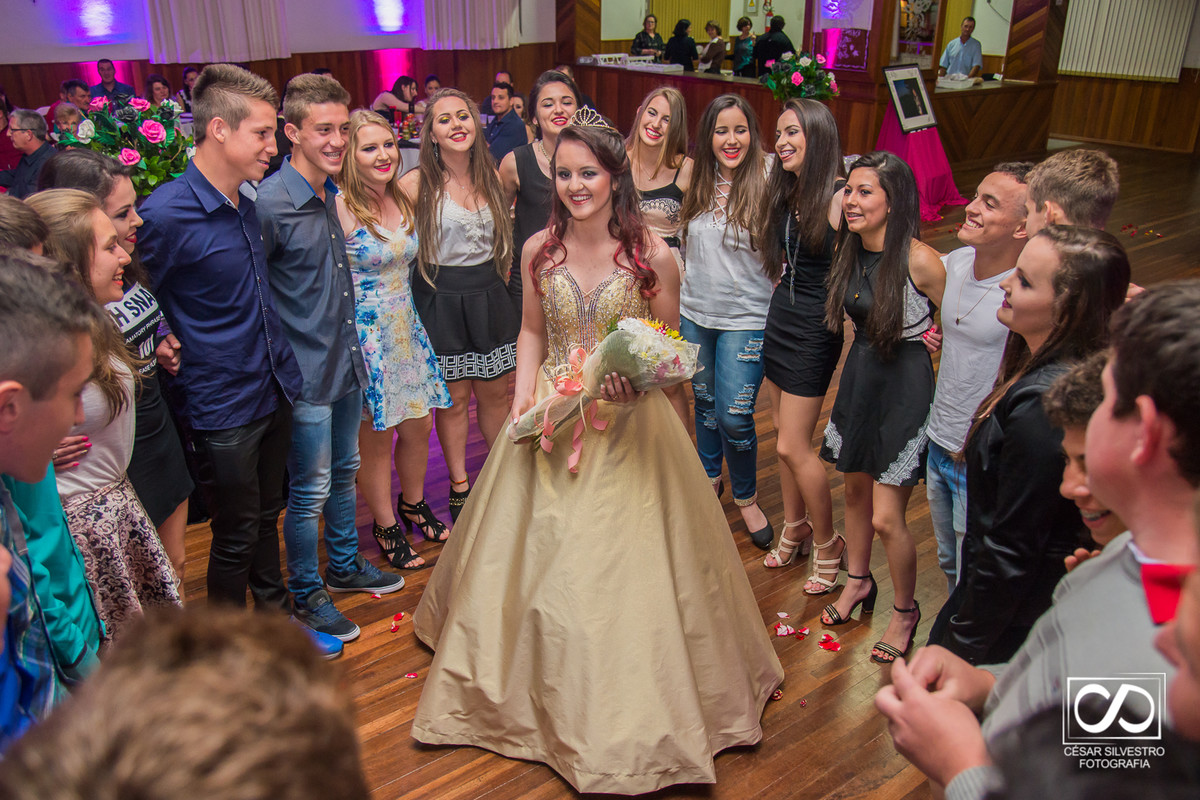 15 anos da bruna em Fagudes Varela Rio Grande do Sul fotógrafo César Silvestro de Bento Gonçalves - RS, alegria diversão na serra gaucha