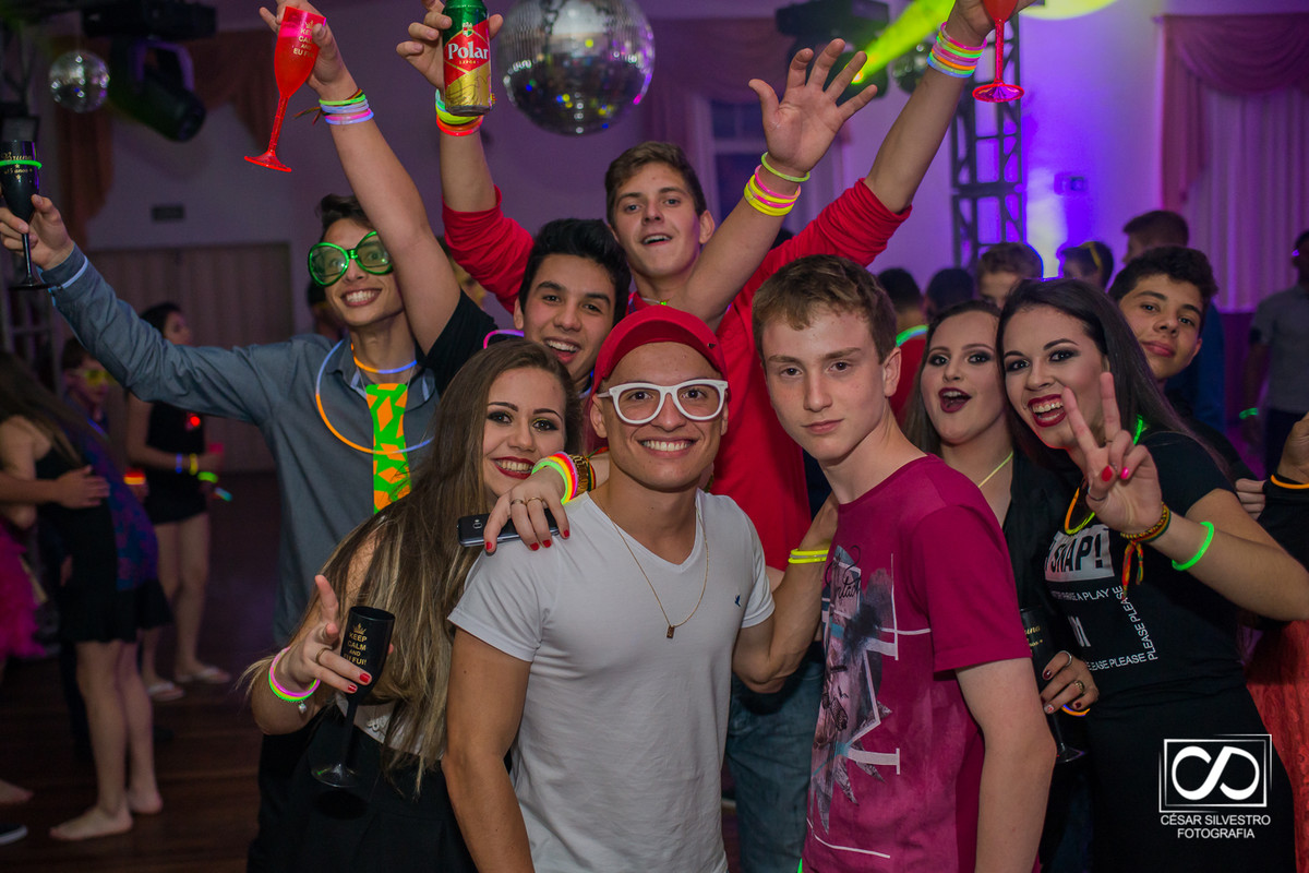15 anos da bruna em Fagudes Varela Rio Grande do Sul fotógrafo César Silvestro de Bento Gonçalves - RS, alegria diversão na serra gaucha