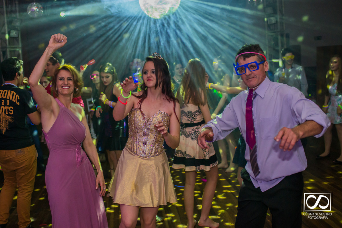 15 anos da bruna em Fagudes Varela Rio Grande do Sul fotógrafo César Silvestro de Bento Gonçalves - RS, alegria diversão na serra gaucha