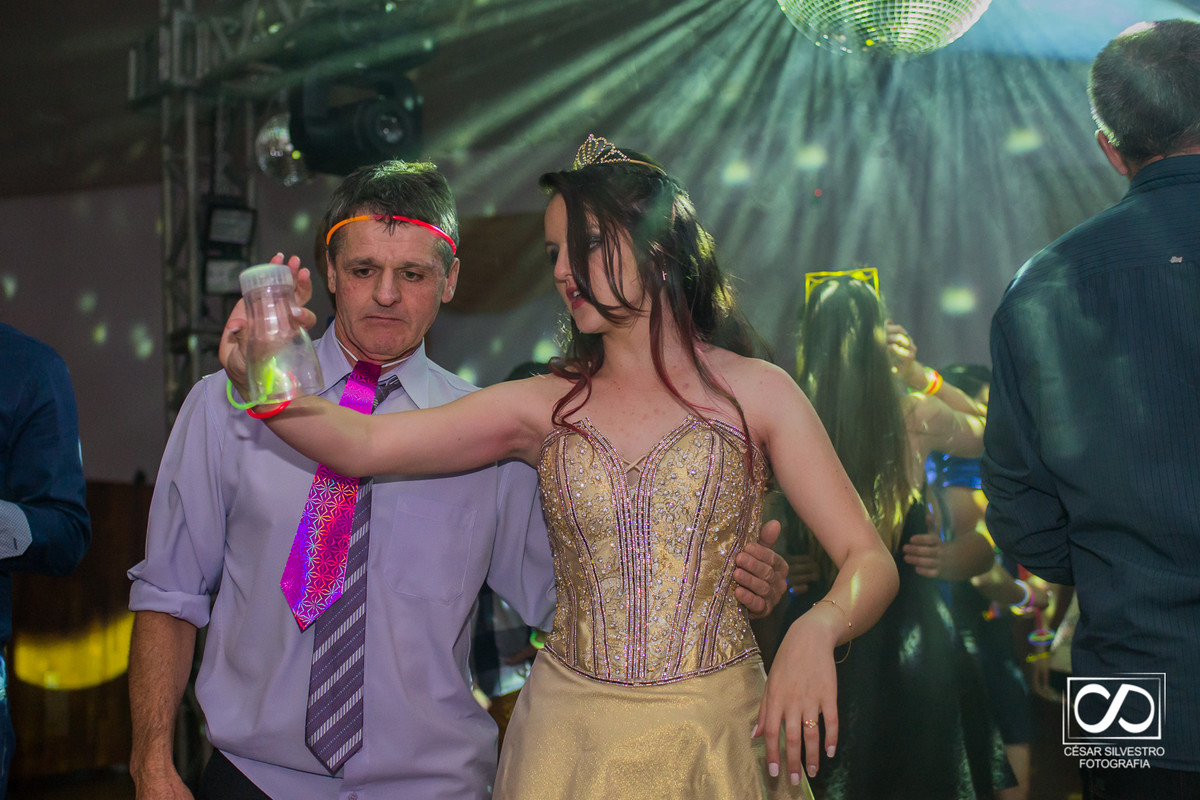 15 anos da bruna em Fagudes Varela Rio Grande do Sul fotógrafo César Silvestro de Bento Gonçalves - RS, alegria diversão na serra gaucha