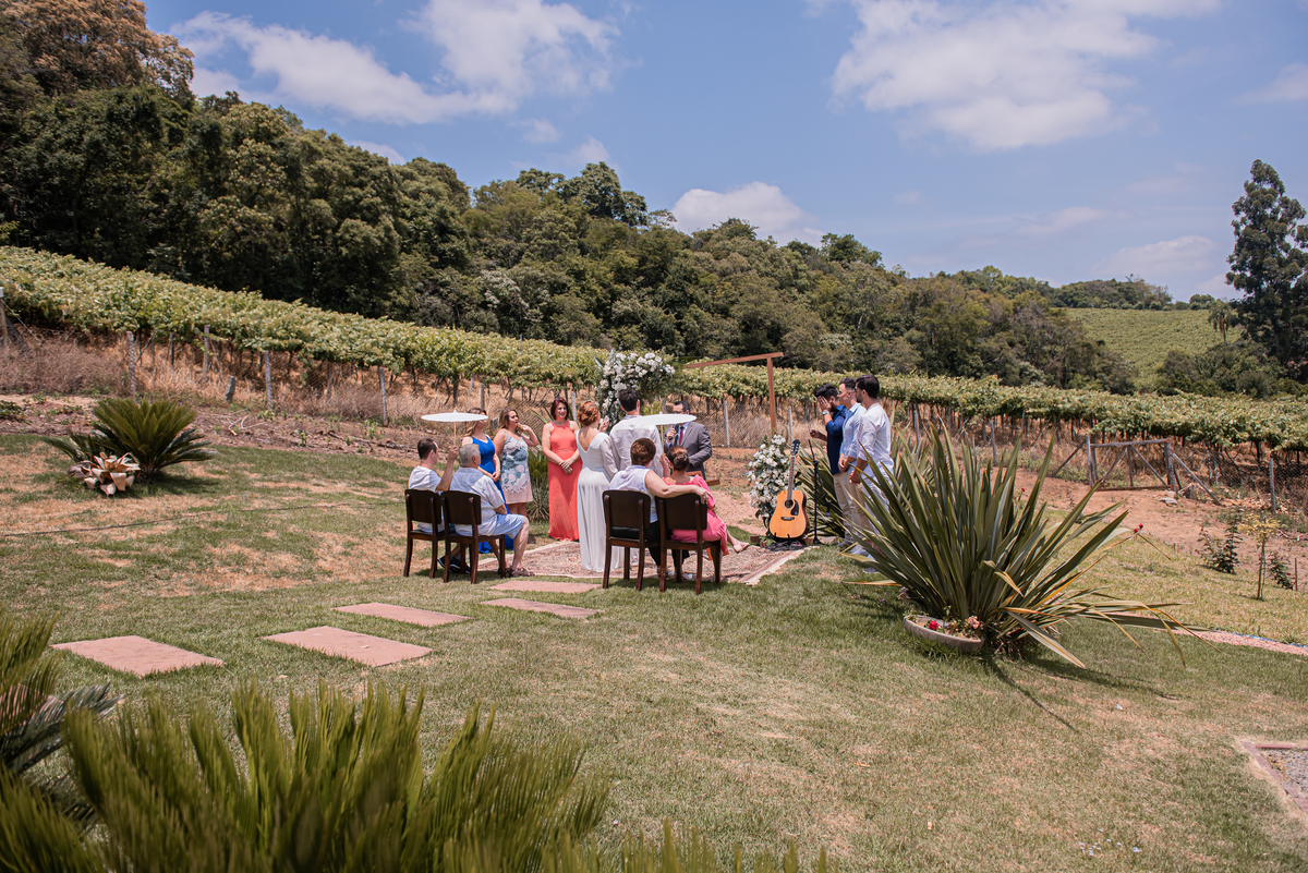 casamento em bento gonçalves ao ar livre durante o dia fotografo de bento gonçalves casamento fotografo de casamento bento gonçalves fotografo na serra gaucha