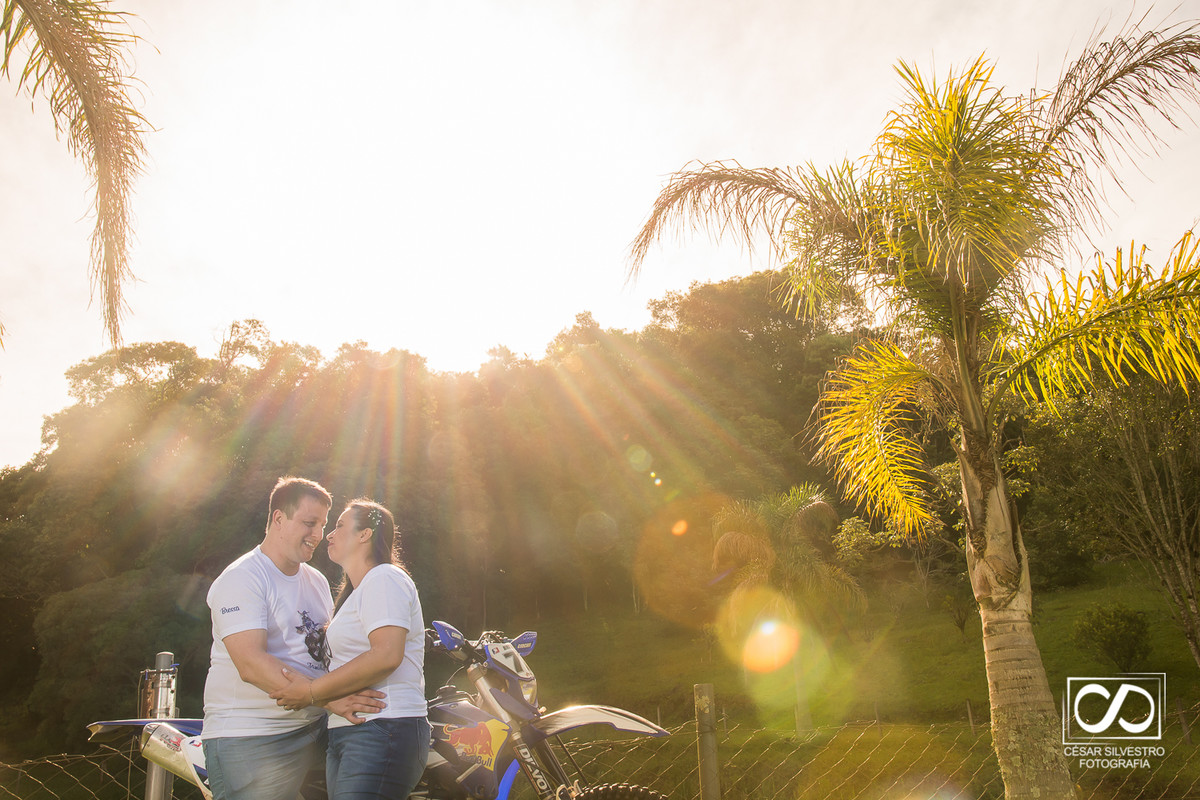 Ensaio, Fotógrafo Bento Gonçalves fotografo César Silvestro serra gaucha, garibaldi tarde de sol  carlos barbosa pré wedding fim de tarde