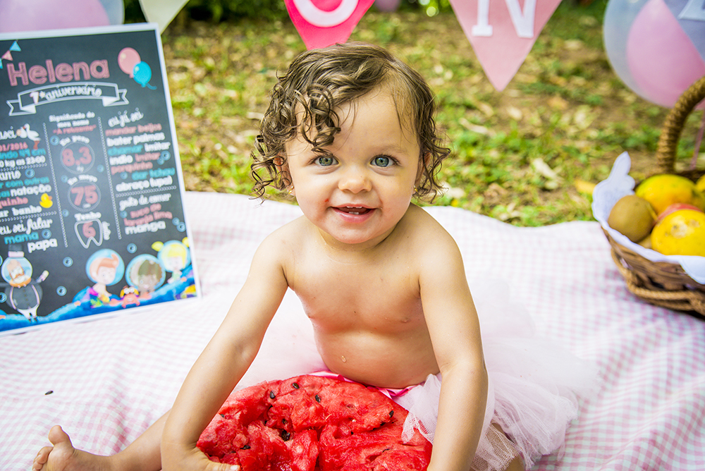 ensaio fotografico pre aniversário menina bebe infantil  tema mundo bita book fotografia smash the fruit farra frutas felicidade retrato close rio de janeiro niteroi são Gonçalo