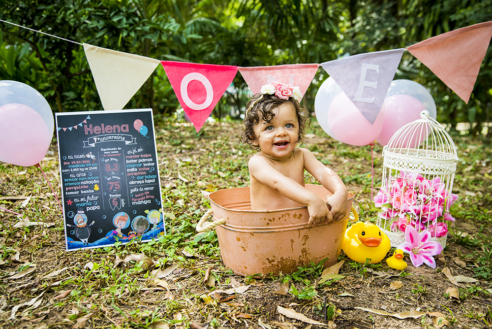 ensaio fotografico pre aniversário menina bebe infantil  tema mundo bita book fotografia smash the fruit farra frutas felicidade retrato close rio de janeiro niteroi são Gonçalo