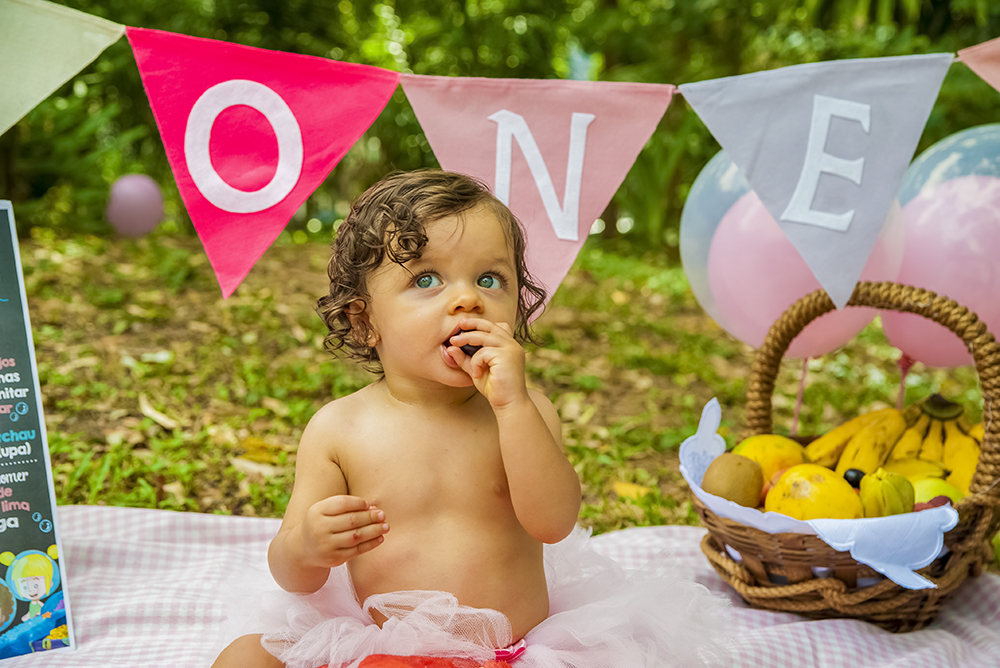 ensaio fotografico pre aniversário menina bebe infantil  tema mundo bita book fotografia smash the fruit farra frutas felicidade retrato close rio de janeiro niteroi são Gonçalo