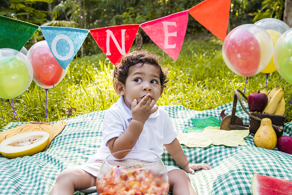 ensaio smash the fruit esmagamento de fruta sessão fotográfica book fotográfico menino fotografia niteroi fotografo rio de janeiro são Gonçalo piquenique salada de frutas