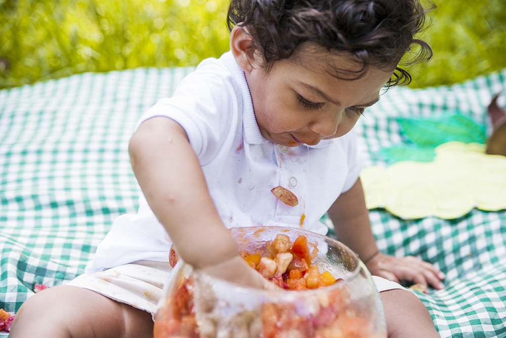 ensaio smash the fruit esmagamento de fruta sessão fotográfica book fotográfico menino fotografia niteroi fotografo rio de janeiro são Gonçalo piquenique salada de frutas