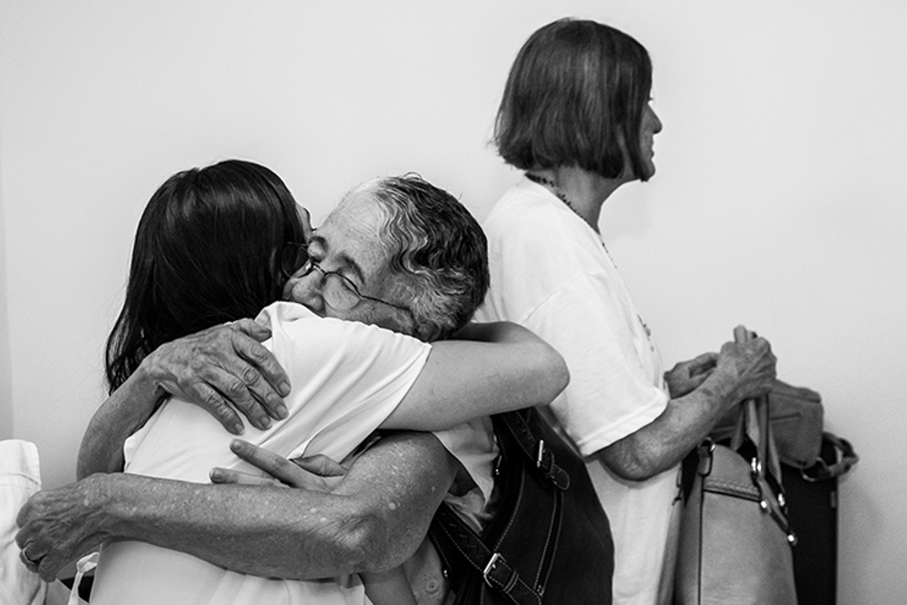 Cobertura fotográfica de parto nascimento cesárea parto normal maternidade menina recém nascida mãe obstetra sala de parto niteroi rio de janeiro são Gonçalo