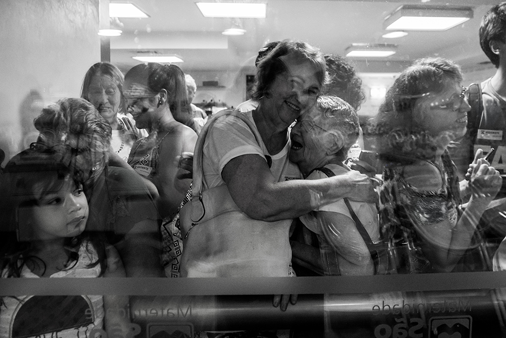 Cobertura fotográfica de parto nascimento cesárea parto normal maternidade menina recém nascida mãe obstetra sala de parto niteroi rio de janeiro são Gonçalo