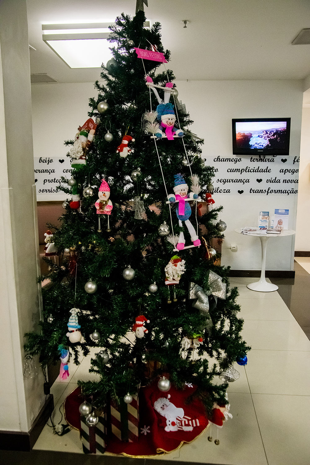 Cobertura fotográfica de parto nascimento cesárea parto normal maternidade menina recém nascida mãe obstetra sala de parto niteroi rio de janeiro são Gonçalo