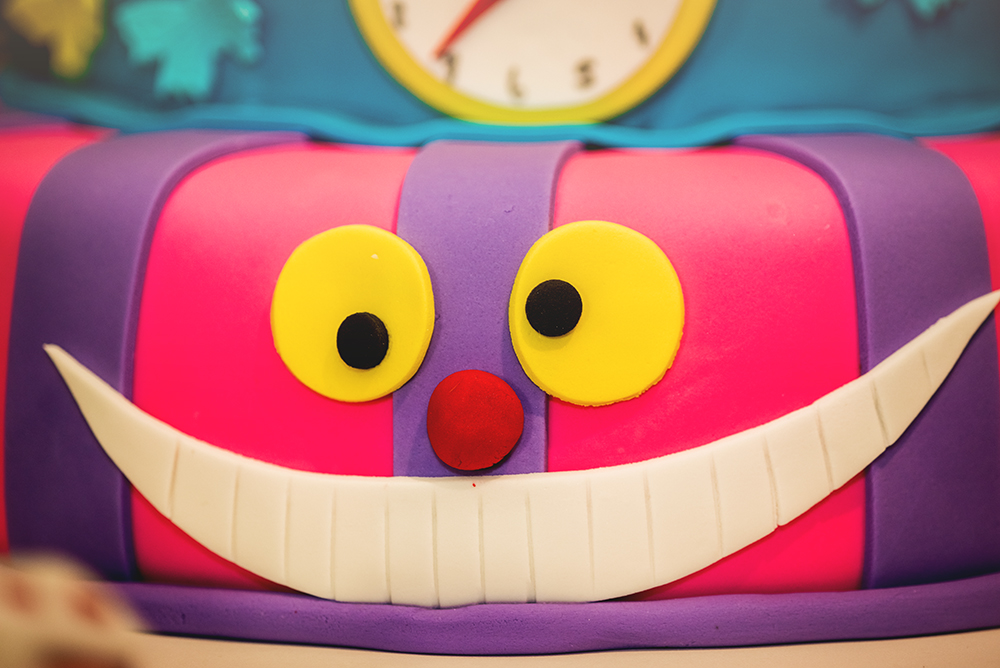 Cobertura fotográfica festa de aniversário tema alice no país das maravilhas menina criança infantil book fotográfico fotografia bolo docinhos brincadeiras niteroi rio de janeiro são Gonçalo