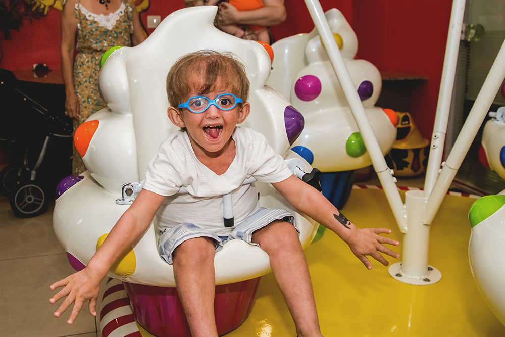 Cobertura fotográfica festa de aniversário tema alice no país das maravilhas menina criança infantil book fotográfico fotografia bolo docinhos brincadeiras niteroi rio de janeiro são Gonçalo