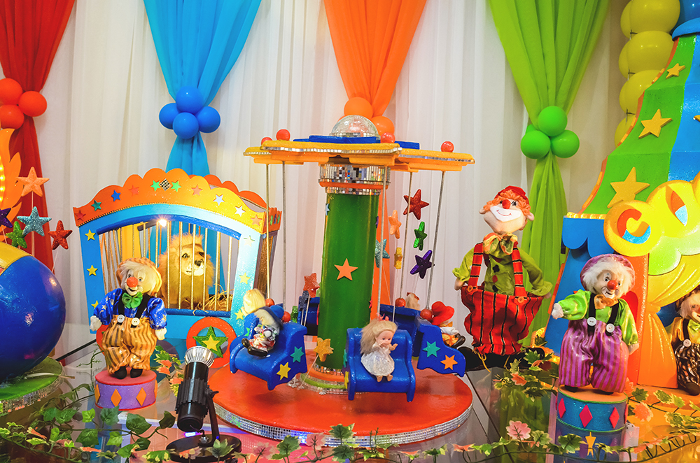 Cobertura fotográfica festa de aniversário tema circo menino criança infantil book fotográfico fotografia bolo docinhos brincadeiras palhaço mágico niteroi rio de janeiro são Gonçalo