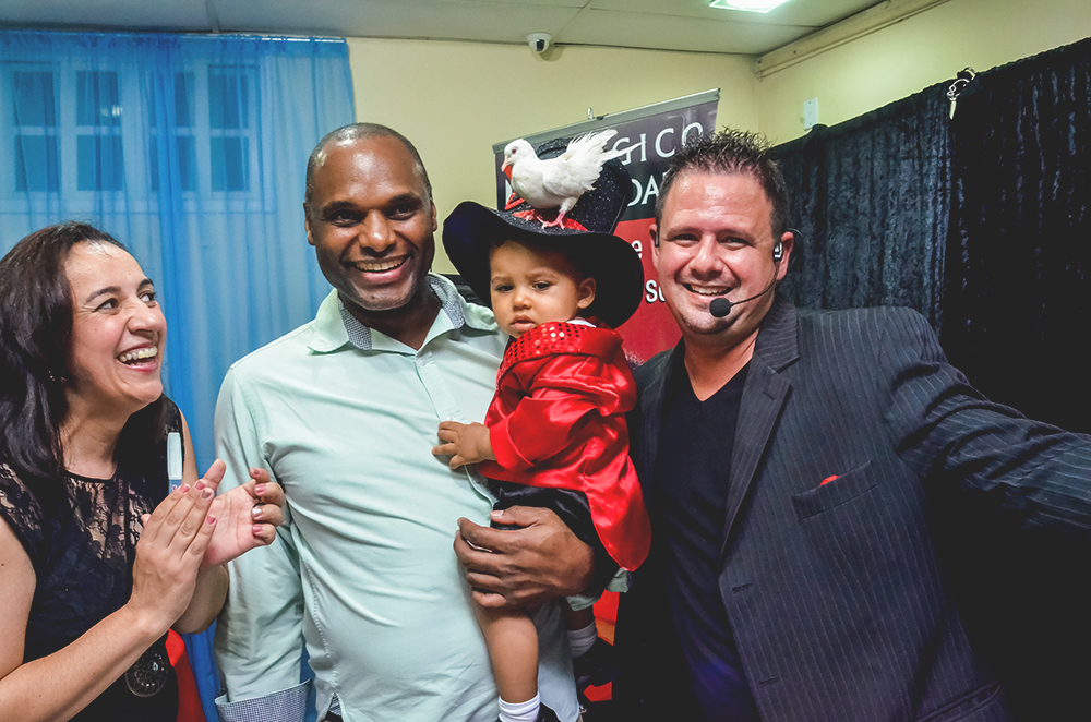 Cobertura fotográfica festa de aniversário tema circo menino criança infantil book fotográfico fotografia bolo docinhos brincadeiras palhaço mágico niteroi rio de janeiro são Gonçalo