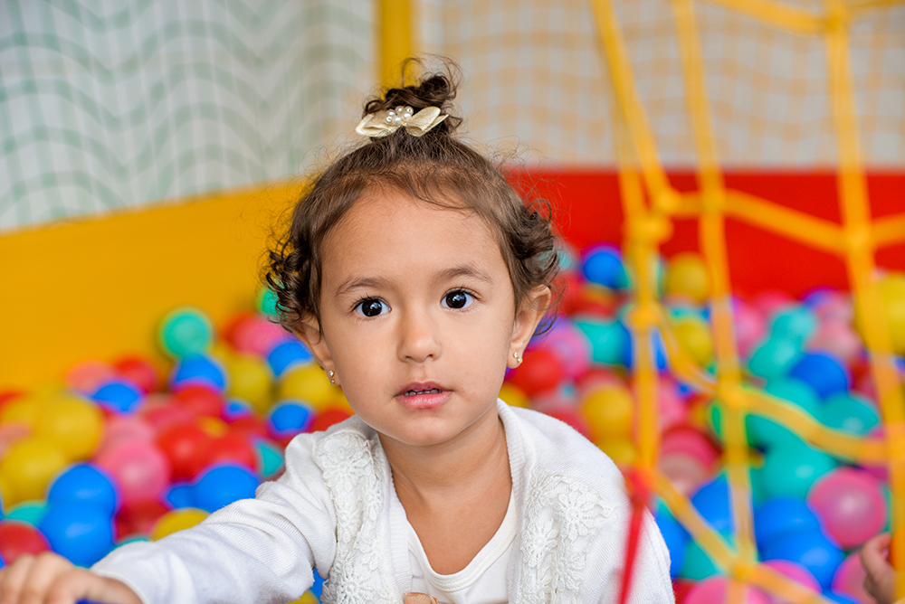 Cobertura fotográfica festa de aniversário tema carros menino criança infantil book fotográfico fotografia bolo docinhos brincadeiras cama elástica bolinhas niteroi rio de janeiro são Gonçalo