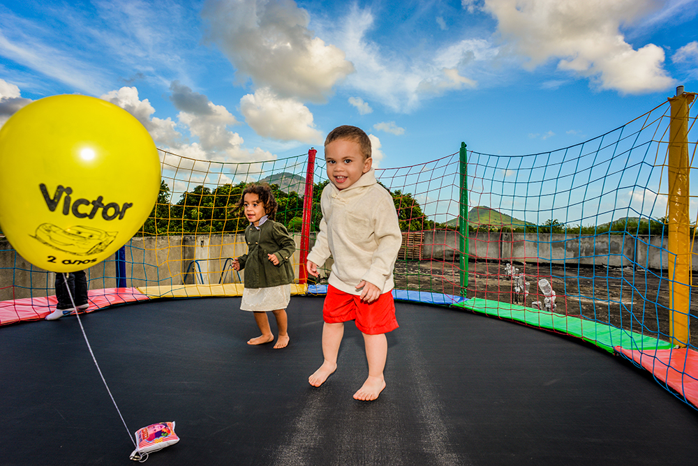 Cobertura fotográfica festa de aniversário tema carros menino criança infantil book fotográfico fotografia bolo docinhos brincadeiras cama elástica bolinhas niteroi rio de janeiro são Gonçalo
