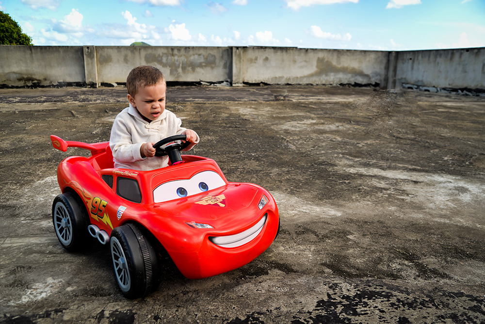 Cobertura fotográfica festa de aniversário tema carros menino criança infantil book fotográfico fotografia bolo docinhos brincadeiras cama elástica bolinhas niteroi rio de janeiro são Gonçalo