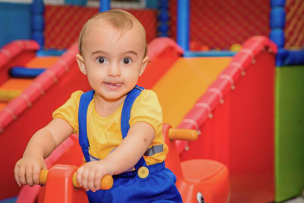 Cobertura fotográfica festa de aniversário tema minions menino criança infantil book fotográfico fotografia meu malvado favorito bolo docinhos brincadeiras niteroi rio de janeiro são Gonçalo