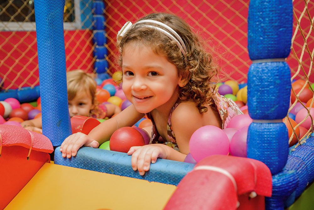 Cobertura fotográfica festa de aniversário tema minions menino criança infantil book fotográfico fotografia meu malvado favorito bolo docinhos brincadeiras niteroi rio de janeiro são Gonçalo
