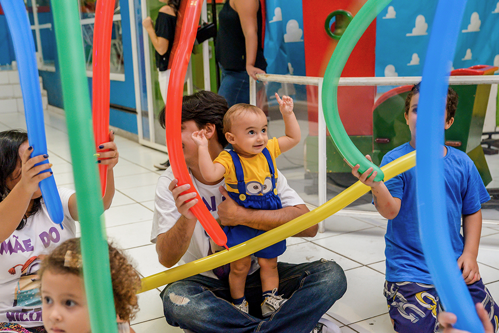 Cobertura fotográfica festa de aniversário tema minions menino criança infantil book fotográfico fotografia meu malvado favorito bolo docinhos brincadeiras niteroi rio de janeiro são Gonçalo