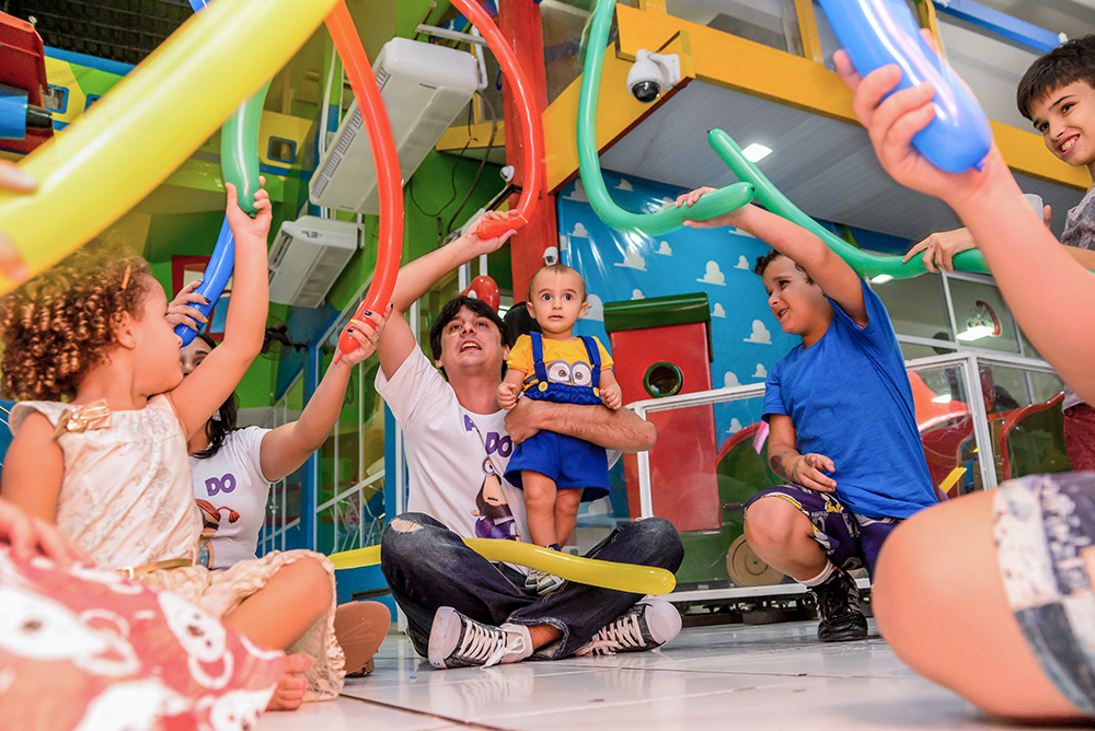 Cobertura fotográfica festa de aniversário tema minions menino criança infantil book fotográfico fotografia meu malvado favorito bolo docinhos brincadeiras niteroi rio de janeiro são Gonçalo