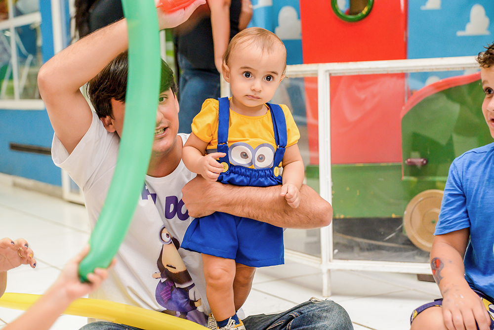 Cobertura fotográfica festa de aniversário tema minions menino criança infantil book fotográfico fotografia meu malvado favorito bolo docinhos brincadeiras niteroi rio de janeiro são Gonçalo