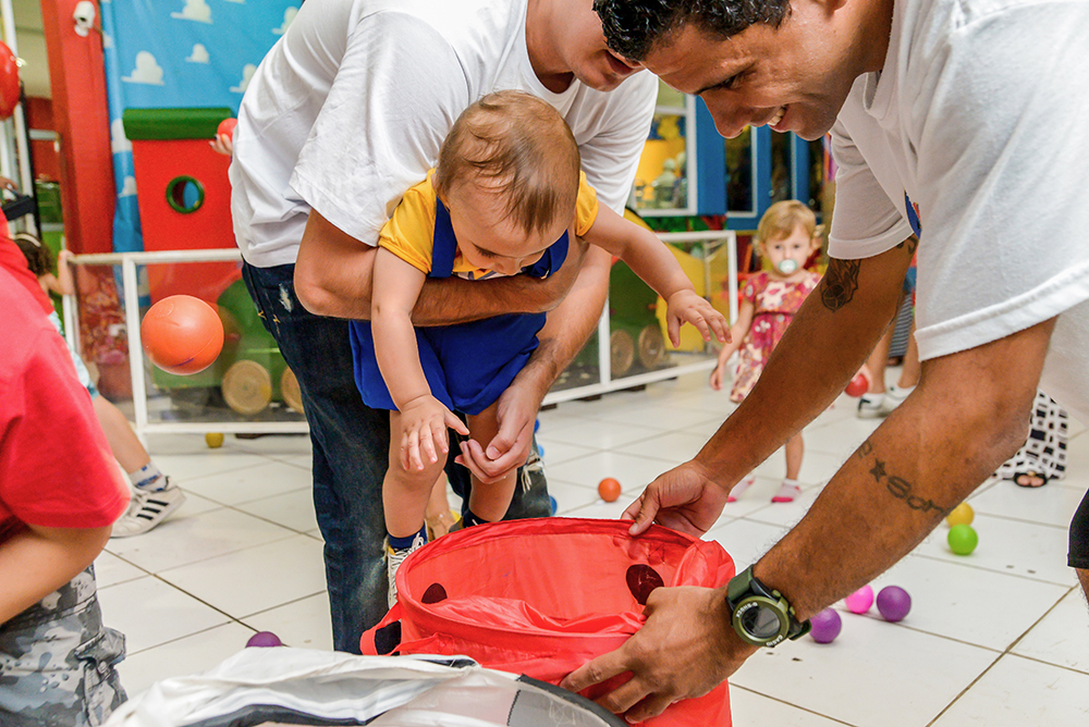 Cobertura fotográfica festa de aniversário tema minions menino criança infantil book fotográfico fotografia meu malvado favorito bolo docinhos brincadeiras niteroi rio de janeiro são Gonçalo
