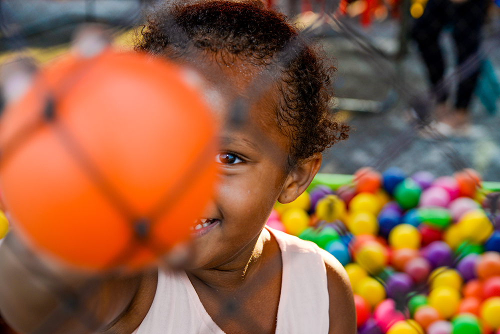 Cobertura fotográfica festa de aniversário tema circo menino criança infantil book fotográfico fotografia palhaços bolo docinhos brincadeiras piscina de bolinhas niteroi rio de janeiro são Gonçalo